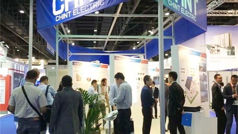 PVC材质：耐用性强，适合长期户外使用